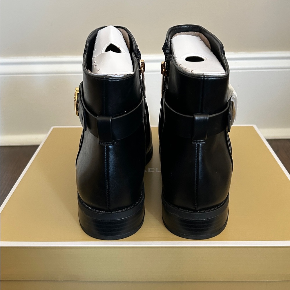 Michael Kors Carmen Flat Booties - Picture 4 of 8